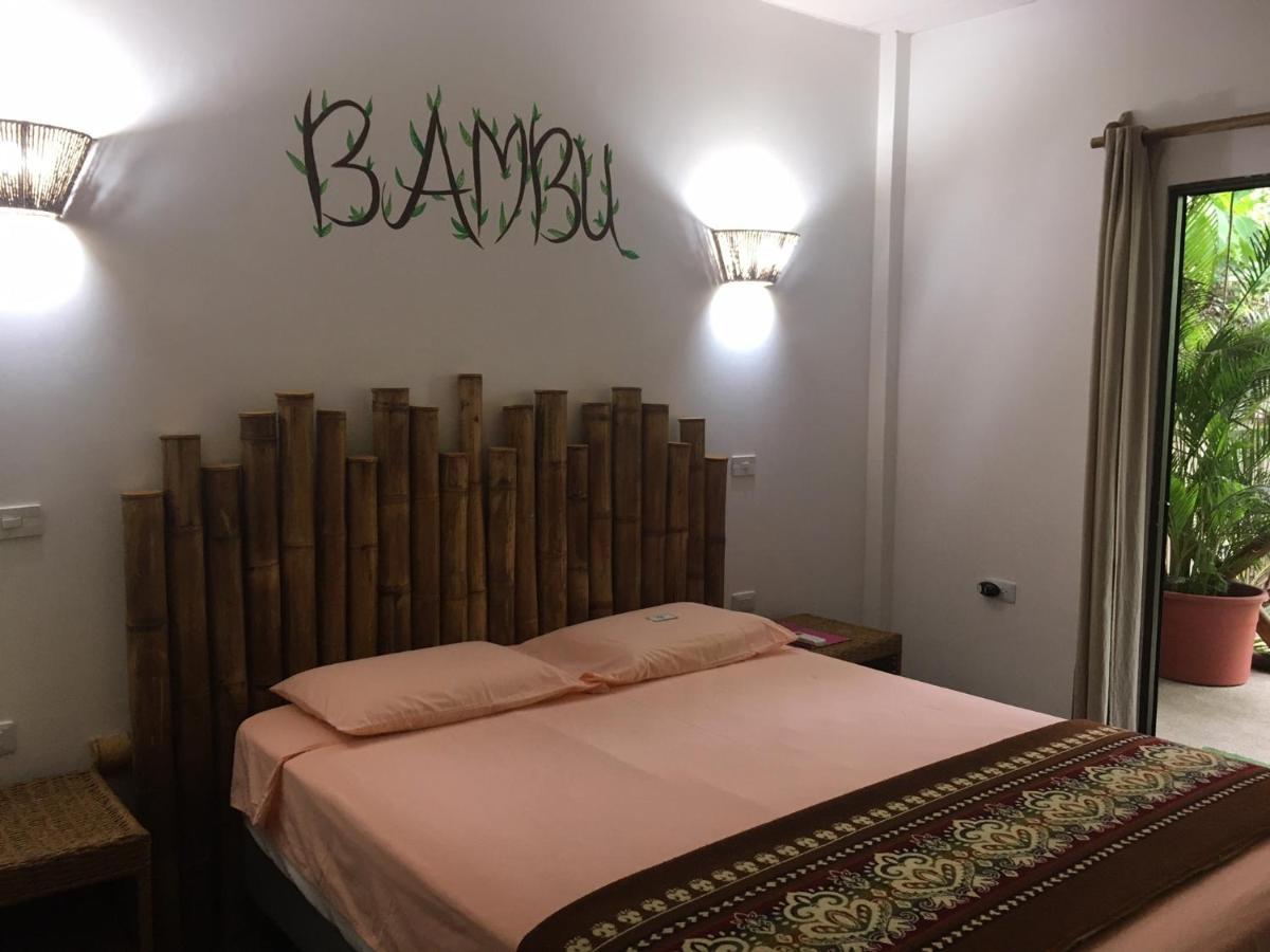 מלון Puerto López Casita Madame מראה חיצוני תמונה