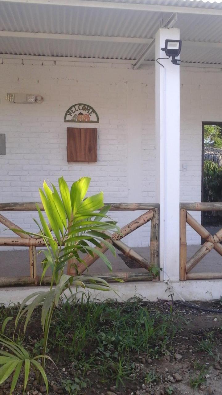 מלון Puerto López Casita Madame מראה חיצוני תמונה